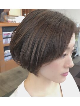 トリックスタンダードナチュラル(TRICK STANDARD Natural) やわらかショートボブ