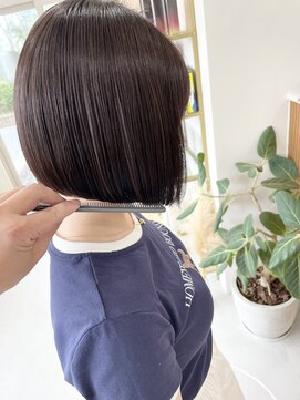 ラシク(racic) 【racic】パツっと前下がりボブ