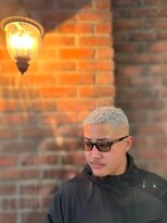 アイコン ブルー メンズ(I-CON #blue MEN'S)&nbsp;スキンフェード×ホワイトカラー【池袋フェード】