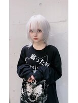 ドットハリス(.Hallis)&nbsp;レイヤーカット/ウルフカット/Y2K/ホワイトカラー/原宿/表参道