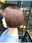 軽やか冬ショートボブ小顔ピンクブラウン透明感似合わせカット