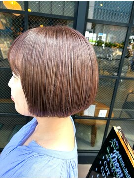 オーガニック アトリエ 大宮(organic+atelier) 軽やか冬ショートボブ小顔ピンクブラウン透明感似合わせカット