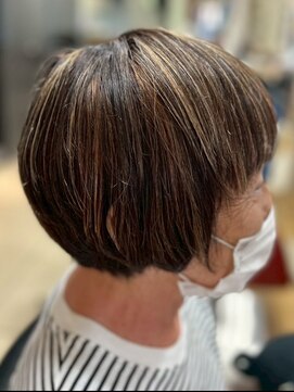 ヘアークリアー 春日部 ミセス おしゃれな大人のハイライト×ショートボブ 白髪ぼかし