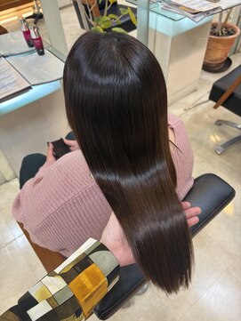 フォルテ 榛原パームス店 大人ガーリーダークアッシュ似合わせカットミディアムレイヤー