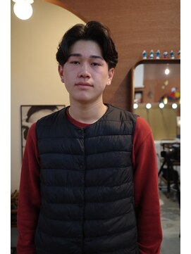 エディ(Edy) センターパートニュアンスパーマ眉毛カット韓国ヘアカルマヘア