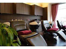 髪質改善専門店 BLAZE THE SALON 守恒の雰囲気（フルフラットのシャンプー台でリラックスできます♪）
