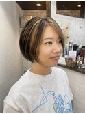白髪を活かして楽しむ、大人のセクションカラーボブ