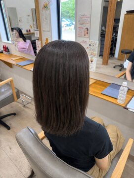 ルプラ アンテ(le-pla Ante) 柔らかく透明感のあるモカグレージュ