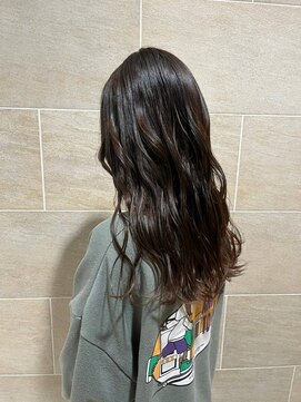 ブロッサム ひばりヶ丘(Blossom) 20代30代アッシュグレージュミディアムウルフ裾カラー