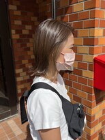 ヴィップルーム(viproom) 今流行りのイヤリングカラー/ハイトーンベージュ/外ハネアレンジ