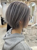 ロミー 本厚木(ROMMY.)&nbsp;イヤリングカラーバレイヤージュグラデーション