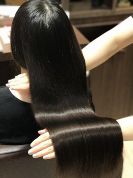 ジェゴグ(JEGOgU)の写真/【酸性ケアストレート取扱】日本女性の毛髪に徹底的に寄り添う…ダメージ補修をしながら理想の仕上がりに♪