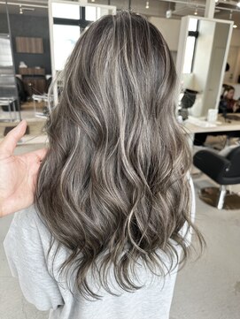 リア 近鉄八尾店(Lia) コントラストハイライト