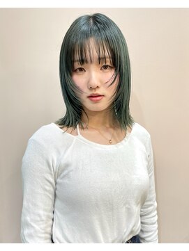 イギー(igggy) くすみグリーン☆ミディアムレイヤー