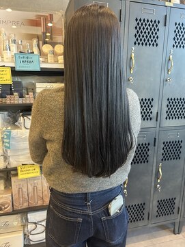 アチーブリス(achieve Liss) 透明感ダークグレージュ赤み消しカラー美シルエットストレート