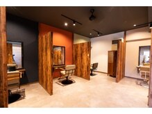 全席半個室です。広々とした空間でゆっくりお過ごしできます。