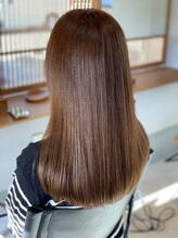 コチ(Cochi)&nbsp;セミロングヘア