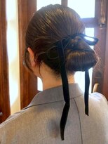 ティアトロアンドリミテバイティアトロ(teatro&limite by teatro)&nbsp;シニヨン お呼ばれへア 結婚式 ヘアアレンジ ヘアセット