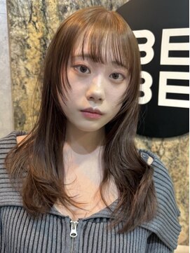 ベベ('BEBE) レディースのオリーブベージュと顔まわりレイヤー【ロング】