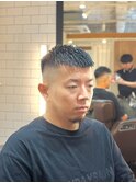 清潔感あるフェードで魅せる束感ベリーショート