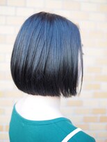 ノエル ヘアー アトリエ(Noele hair atelier) 『Noele』切りっぱなしミニボブ×ディープブルー