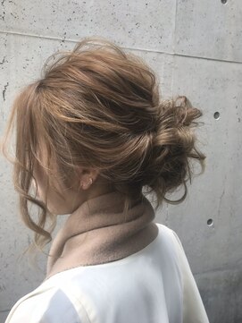 トリエラ(TRIELA) ざっくりミドルシニヨン