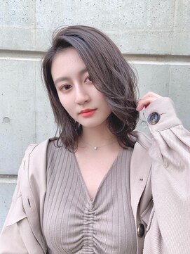 サンカク(SANKA KU) くびれミディアム/ブリーチ無しグレージュ