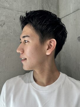 フイ 代々木(Hui) メンズ/アップバング/ツーブロックマッシュ/束感ショート波巻き