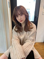 イオエ 岡本(ioe)&nbsp;ヘーゼルベージュ × くびれミディアム × レイヤーカット