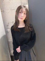 シリー(Silly)&nbsp;ブリーチなしのカーキベージュ×レイヤーカット