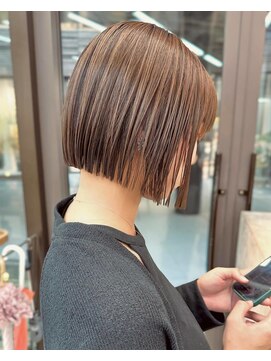 ミィ 表参道(mee.) 似合わせカット ボブヘア 縮毛矯正 ミニボブ 切りっぱなしボブ