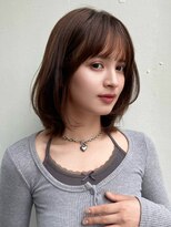 エムプラス 二子玉川(Mplus)&nbsp;迷ったらコレ！誰もがフィットする透明感ミディ、やわらか仕立て