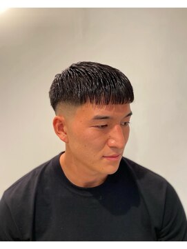 アンバー(AMBER) クロップスタイル