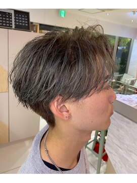 アース オーセンティック 岡山青江店(EARTH Authentic) ”フェザーショート”