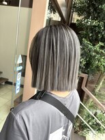ヴァンカウンシル Kuwana(VAN COUNCIL)&nbsp;切りっぱなしボブ/シルバーバレイヤージュ/ブリーチ