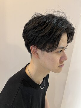 レジナヴィータ 栄(Reginavita) 毛流れセンターパート