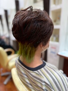 美容室ヒラトヤ 都南店 透明感グリーンエンドカラーダブルカラーくびれクラゲヘアー