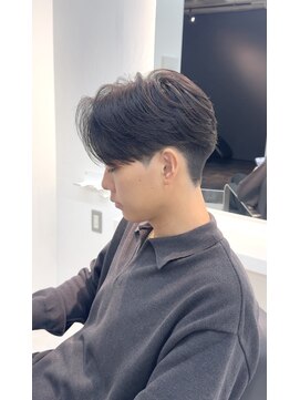 ラフにキマるフェザーパーマ