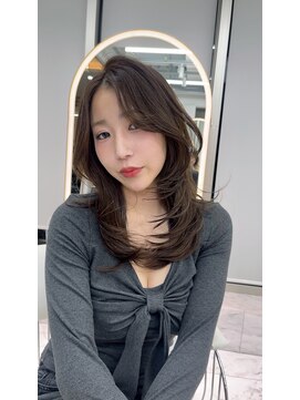 ロンドルピナス 小倉(Lond Lupinus) ミディアムレイヤーカット/似合わせカット/大人ガーリー/20代