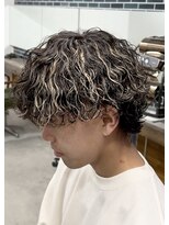 リスター(ReStar)&nbsp;心斎橋ツイストスパイラルパーマ波巻きフェザーマッシュ