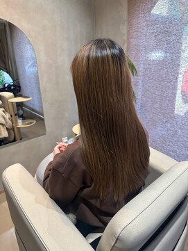 ムギ(Mugi.) 上品に輝く、大人のロング。艶美髪プレミアムカラーエステ