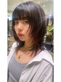 暗髪ミディアムウルフ×レイヤーカット