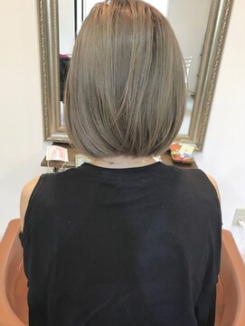 ヘアーデザイン クレオ(CREO) ☆ミルクティーアッシュ☆