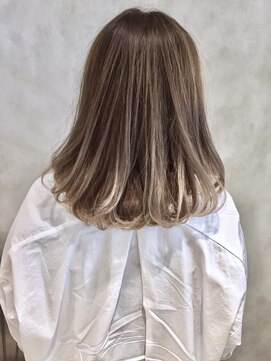 リルア 博多(LIRUA) グラデーションカラーロブ