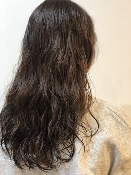 グラージェシマ(grazie SHIMA) ロングのパーマスタイル