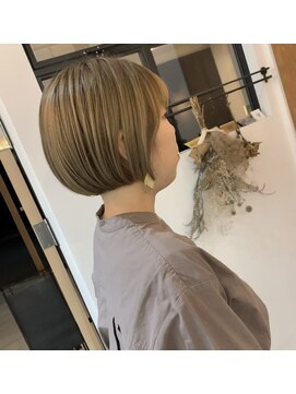 トレス(tresses) ミニボブ×透明感ベージュ