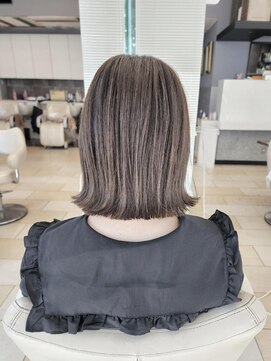 グランシュ 青葉台店(GranCieux) 脱白髪染め×切りっぱなし外はねボブ☆