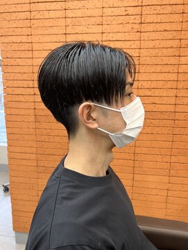 リリ(Liri material care salon by JAPAN) センターパートデザイン