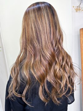 アルファ インタラクティブ エム フラワー(ALUFA interactive.M Flower) 20代30代40代ハイライト外国人風3Dカラーアッシュベージュ