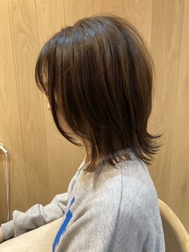ソウスシア(SOURCE cia) くびれミディアムウルフ【佐藤和弥】